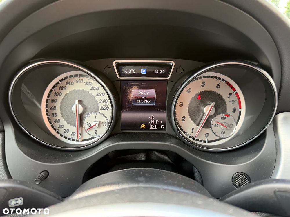 Mercedes-Benz CLA 250 4Matic 7G-DCT AMG Line - 26