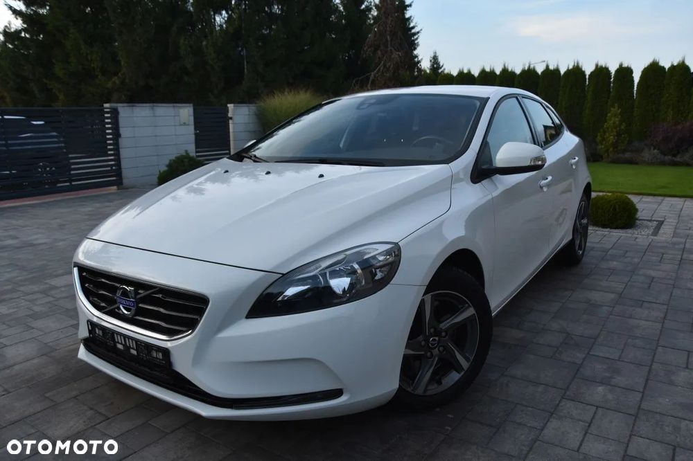 Volvo V40 D4 Drive-E Momentum - 1