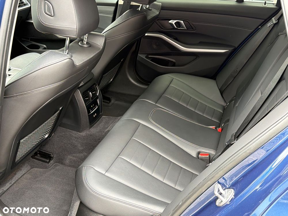 BMW Seria 3 320e Sport Line - 35