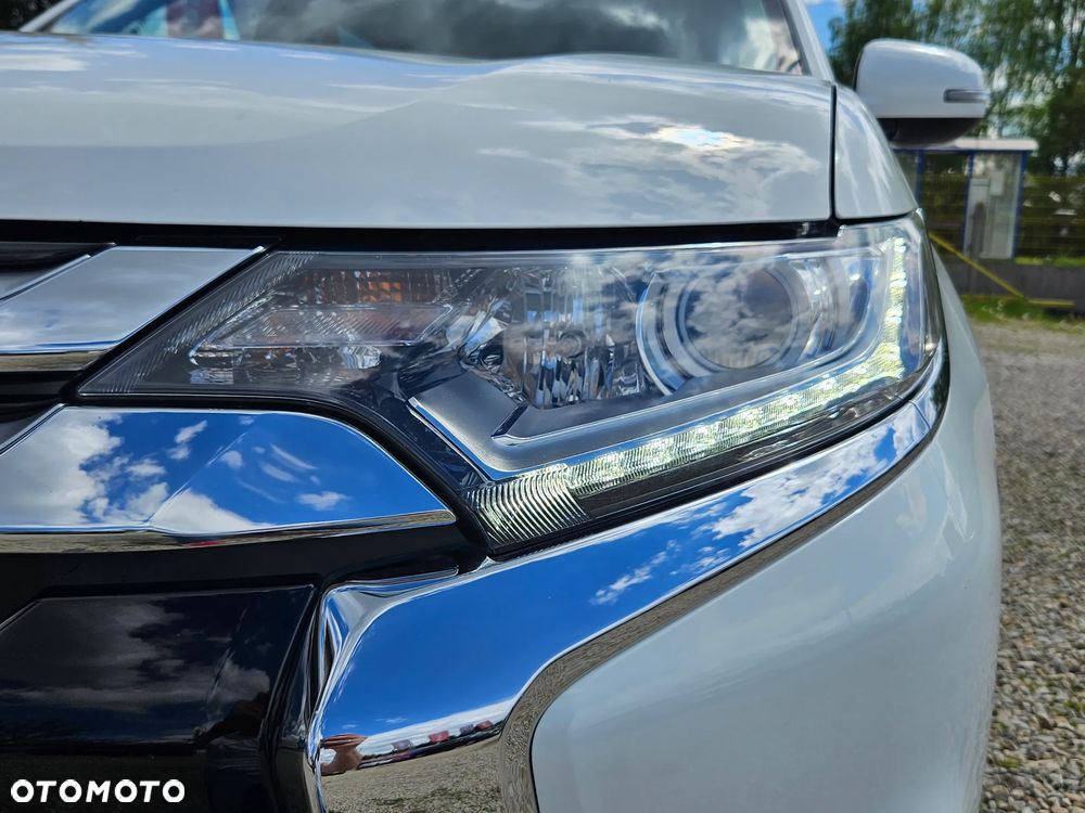 Mitsubishi Outlander 2.0 2WD Diamant - 11