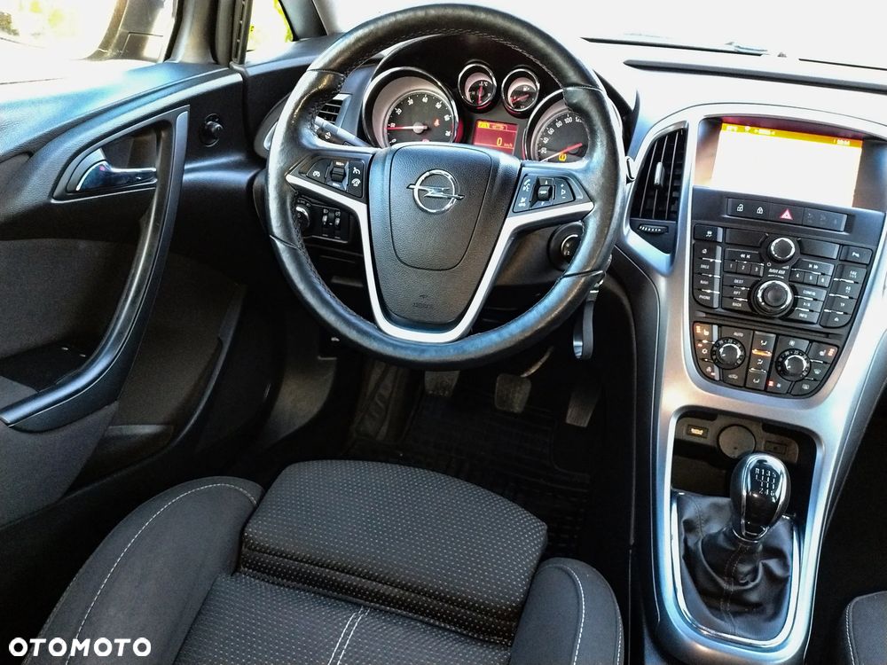 Opel Astra 1.4 Turbo Innovation - 23