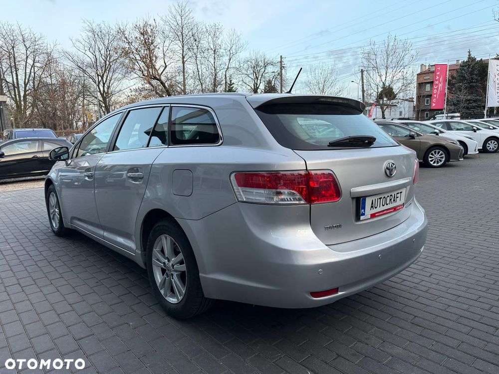 Toyota Avensis 1.8 Sol - 20