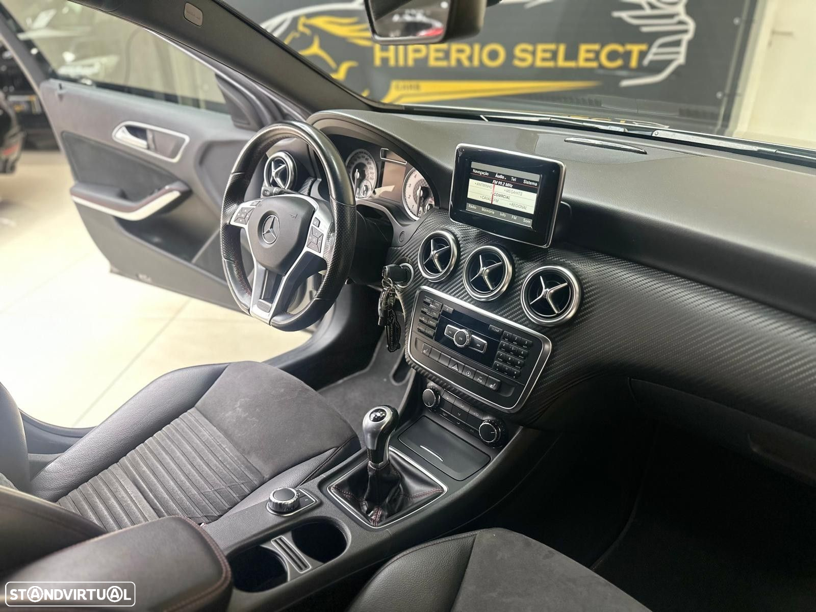 Mercedes-Benz A 180 AMG Line - 20