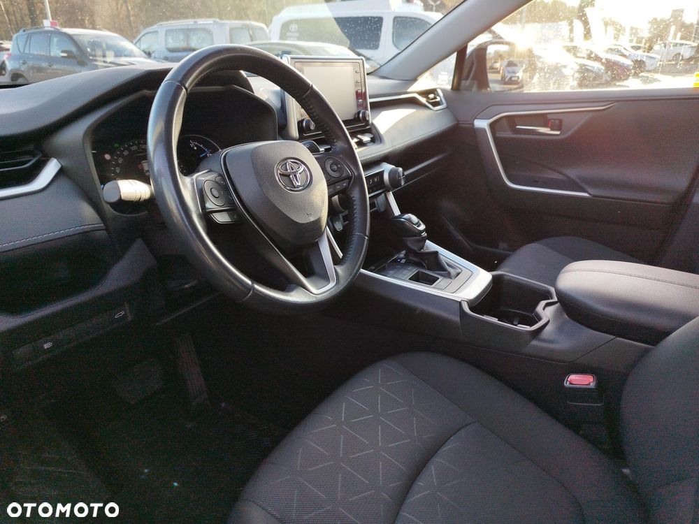 Toyota RAV4 - 10