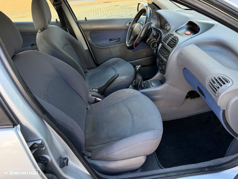 Peugeot 206 1.1 Color Line - 11