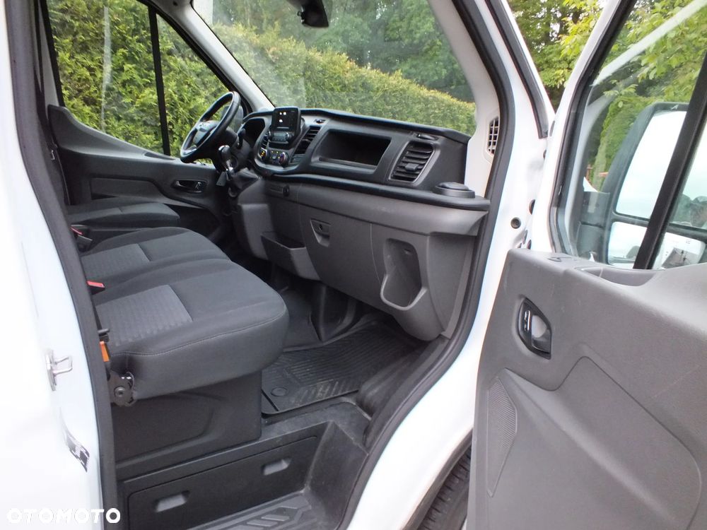 Ford Transit - 12