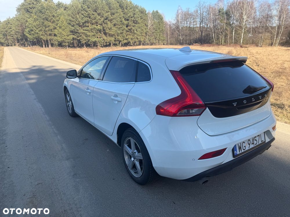 Volvo V40 D3 Momentum - 4