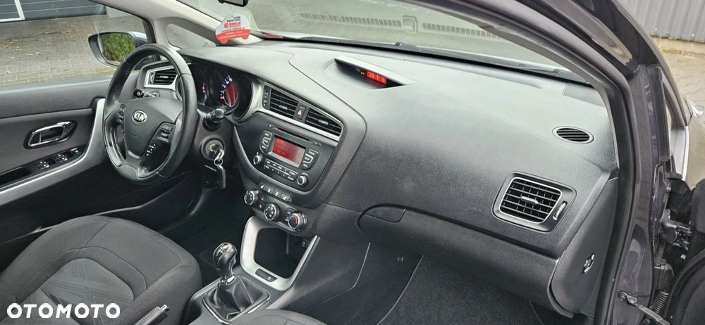 Kia Ceed 1.4 CVVT Dream-Team Edition - 21