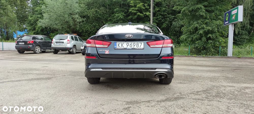 Kia Optima 2.0 M - 10