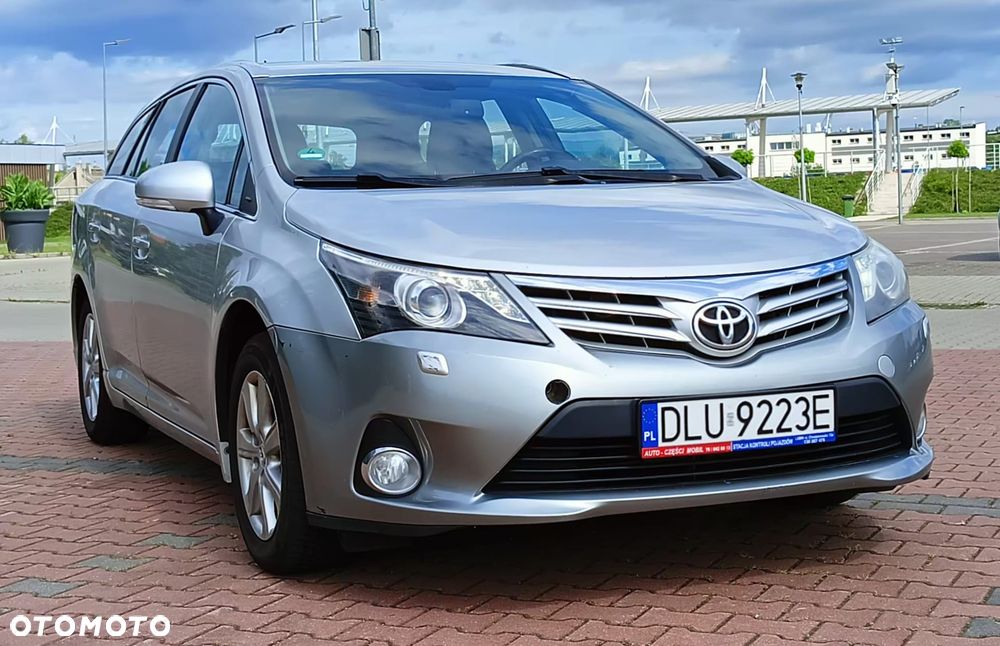 Toyota Avensis 2.0 Style MS - 21