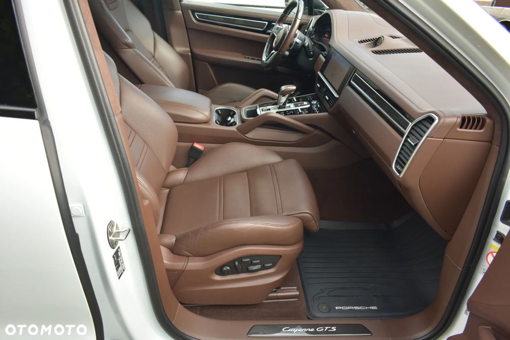 Porsche Cayenne - 37