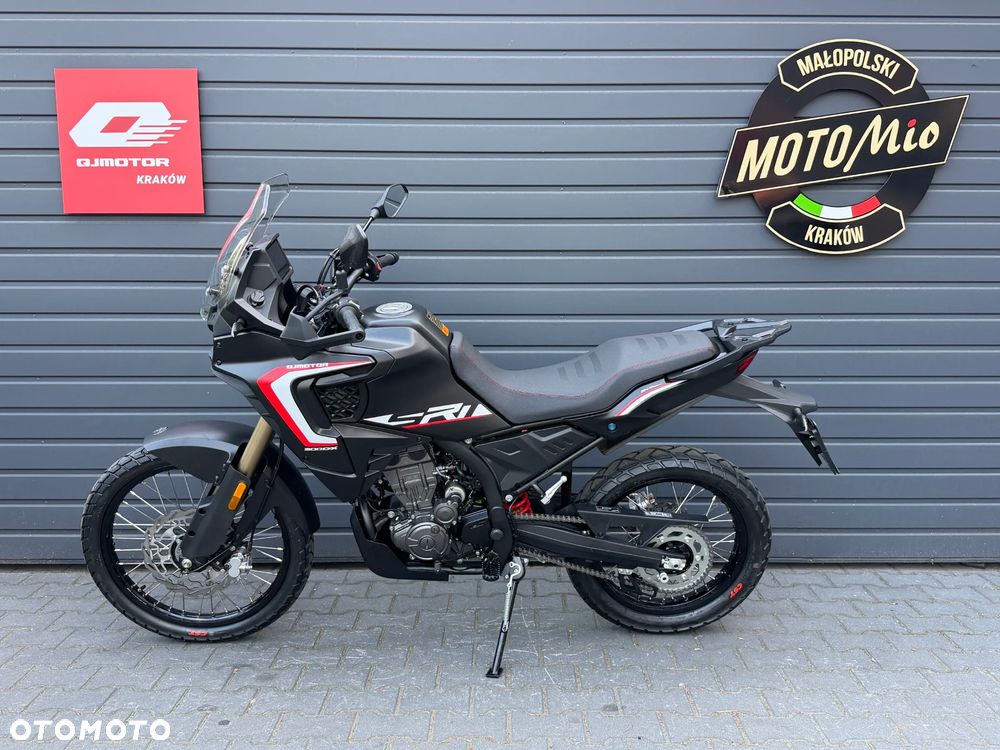 QJMOTOR SRT 300DX - 2