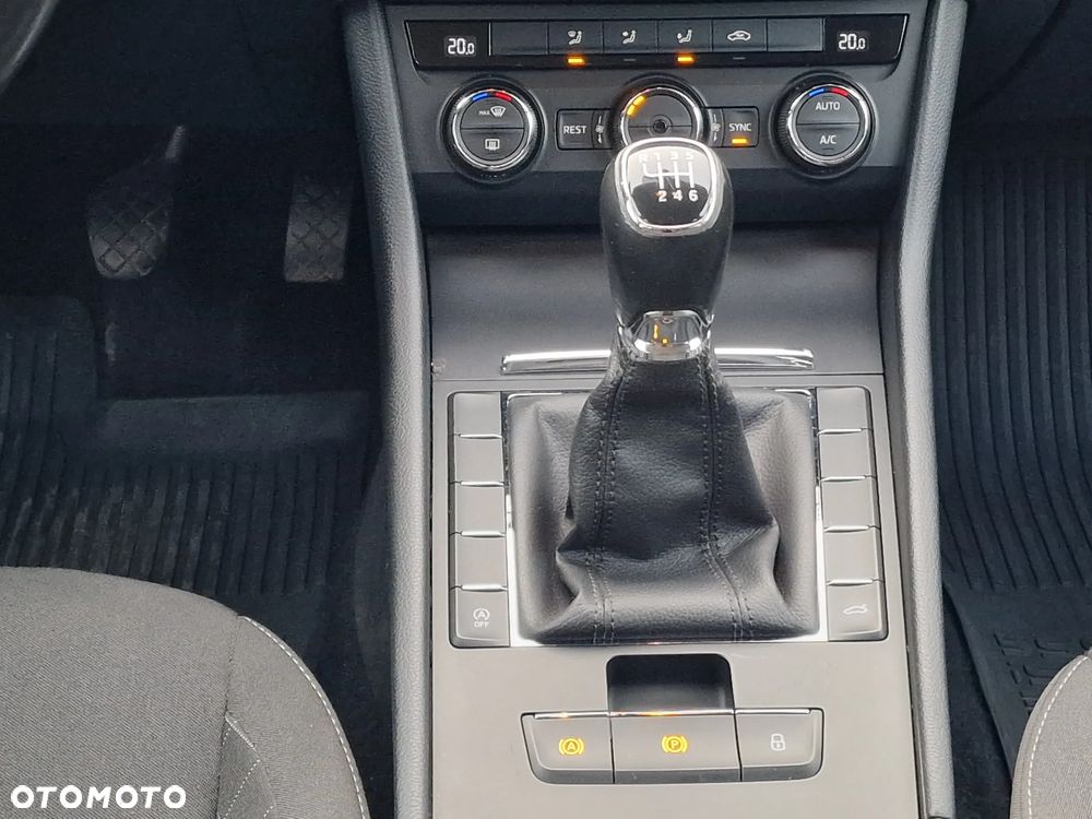 Skoda Superb 1.4 TSI Ambition - 28