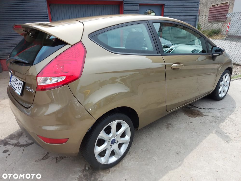 Ford Fiesta 1.4 Autom Champions Edition - 34