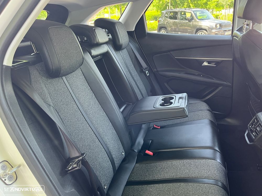 Peugeot 3008 PureTech 130 Stop & Start GPF EAT8 Allure Pack - 31