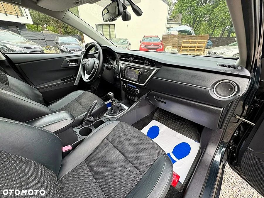 Toyota Auris 2.0 D-4D Executive - 32