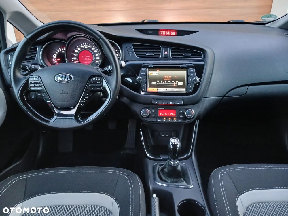 Kia Ceed 1.6 GDI Platinum Edition - 22