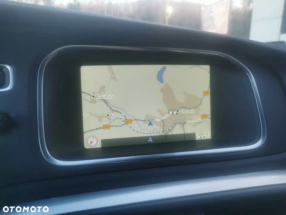 Volvo V40 T2 Summum - 19