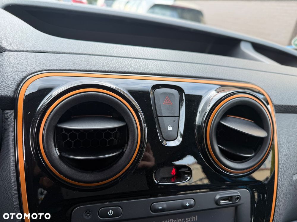 Dacia Dokker TCe 115 Stepway Celebration - 16