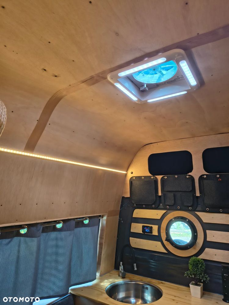 Mercedes-Benz Sprinter - 19