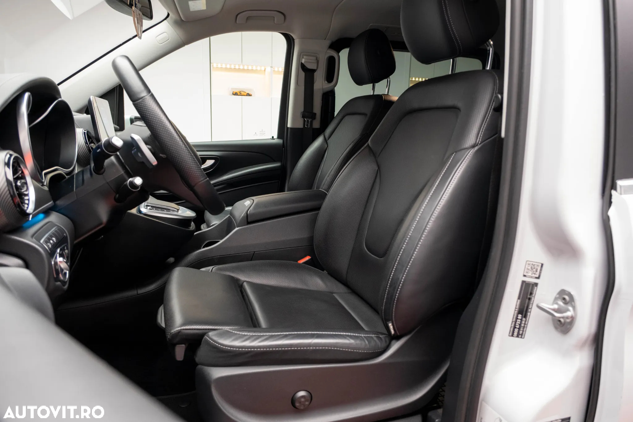 Mercedes-Benz V 300 d Combi Lung 237 CP AWD 9AT AVANTGARDE - 16