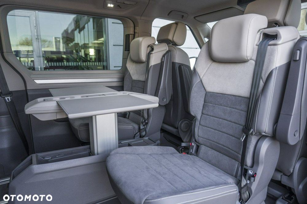 Volkswagen Multivan - 12