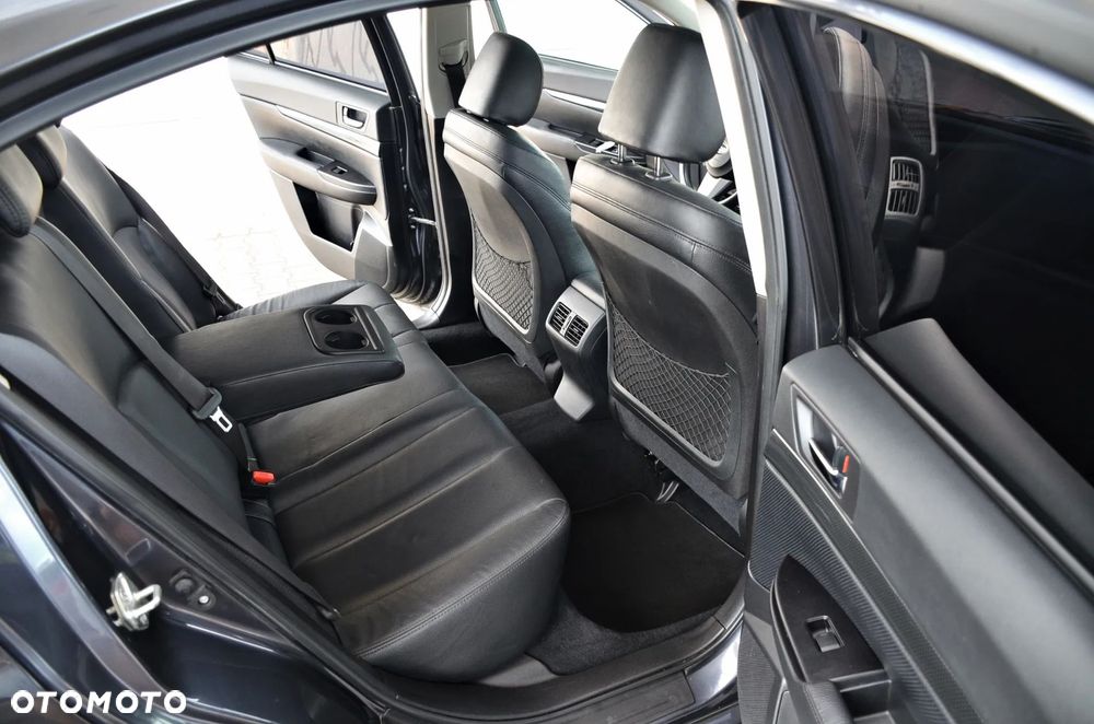 Subaru Legacy 2.5i GT - 22