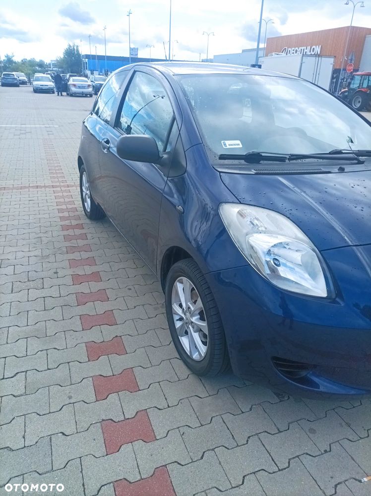 Toyota Yaris 1.3 Luna A/C - 2