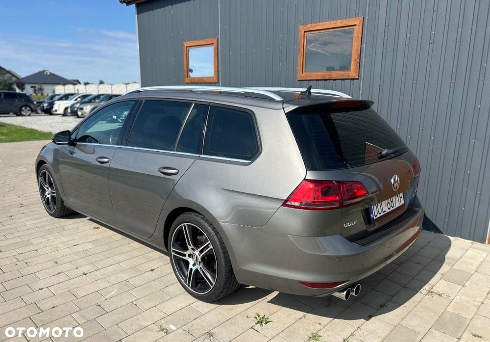 Volkswagen Golf - 6