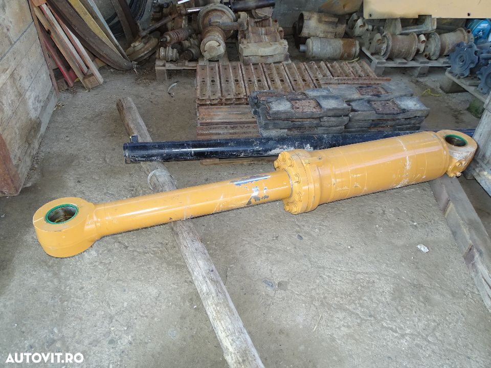 Cilindru hidraulic  incarcator frontal Komatsu WA - 1