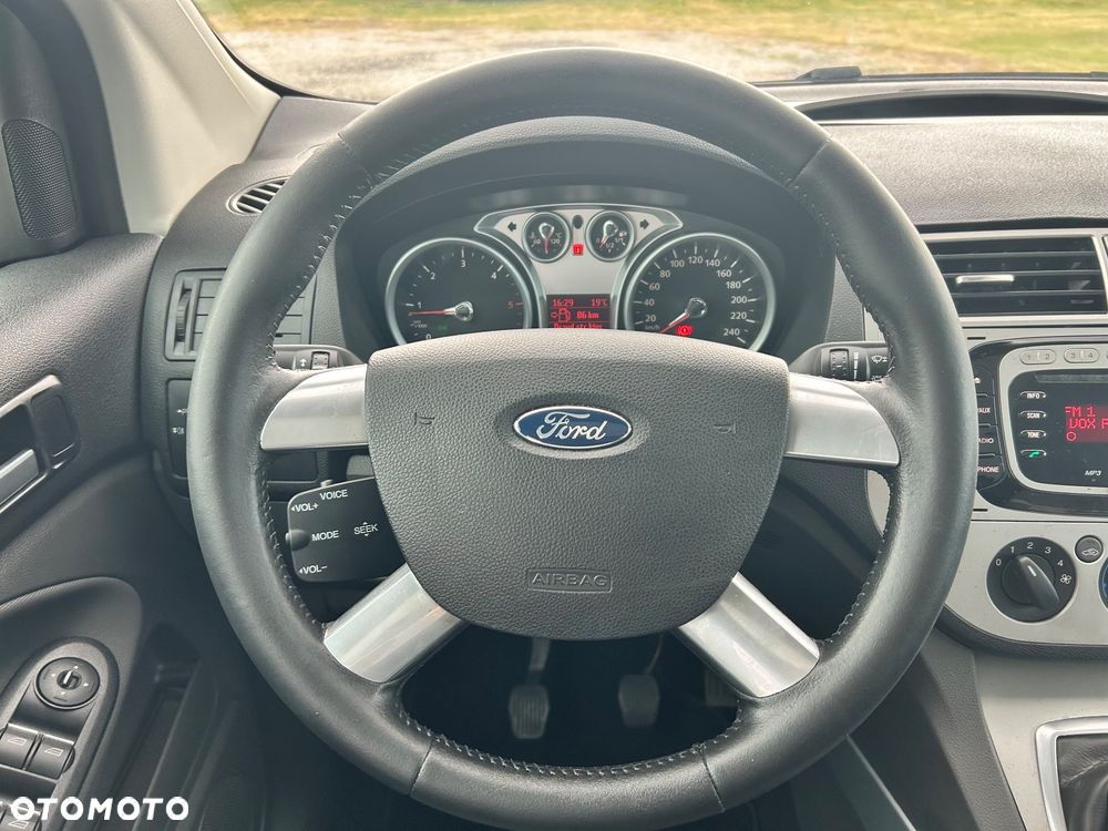 Ford Kuga 2.0 TDCi 4x4 Titanium - 21