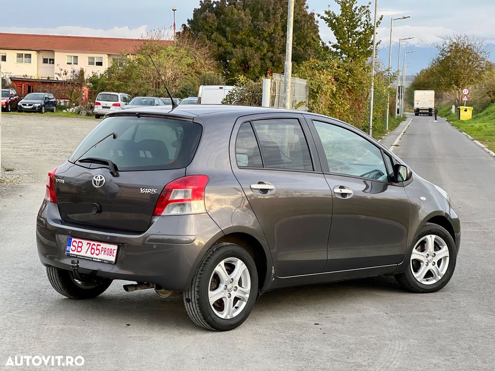 Toyota Yaris 1.33 VVT-i Executive - 3