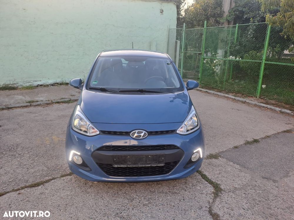 Hyundai i10 1.0 Fifa World Cup Edition - 11