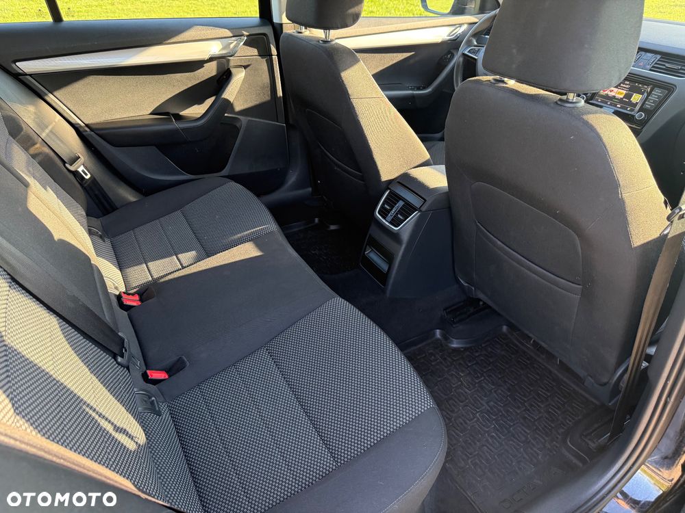 Skoda Octavia 1.6 TDI Edition - 16