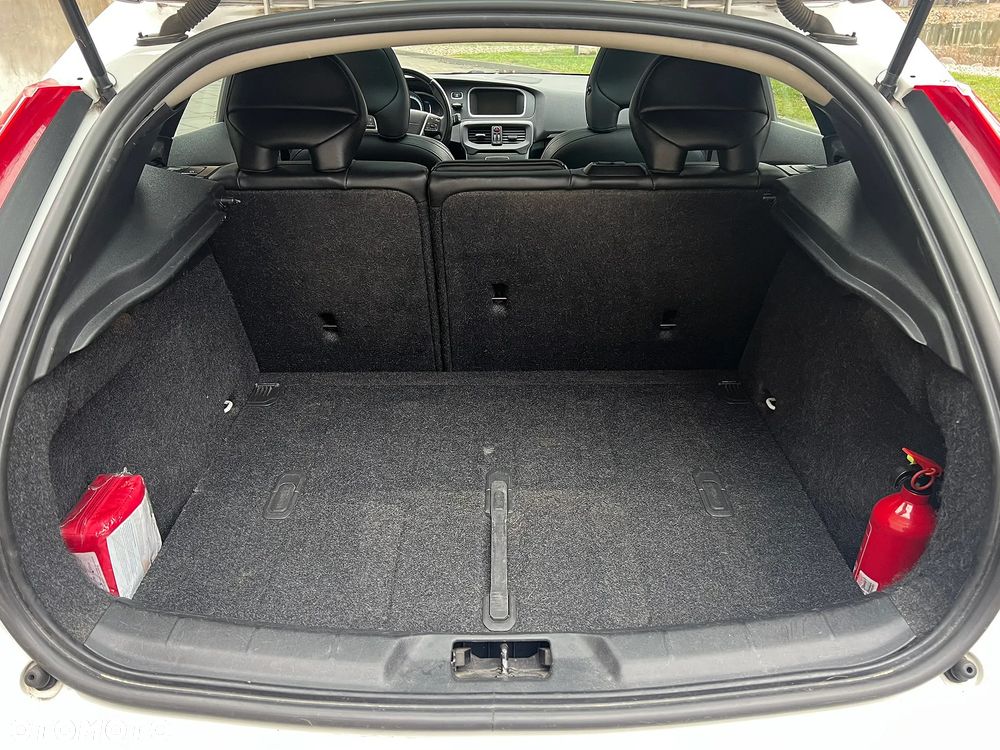 Volvo V40 D2 Summum - 13
