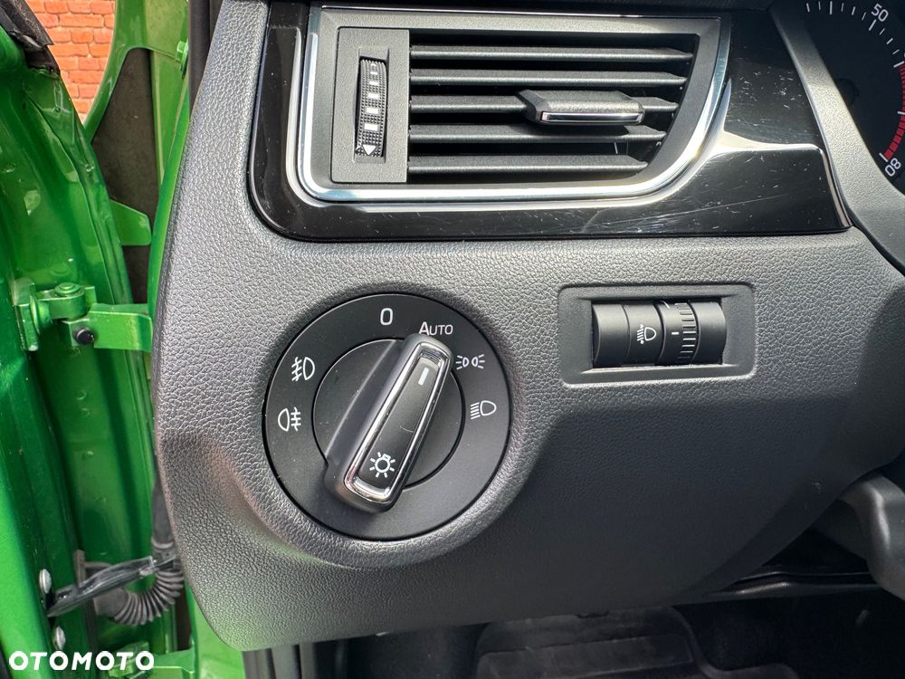 Skoda RAPID 1.2 TSI (Green tec) Joy - 23