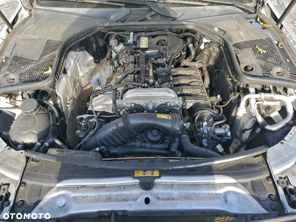 Mercedes-Benz Klasa C 300 4Matic 9G-TRONIC Exclusive - 11