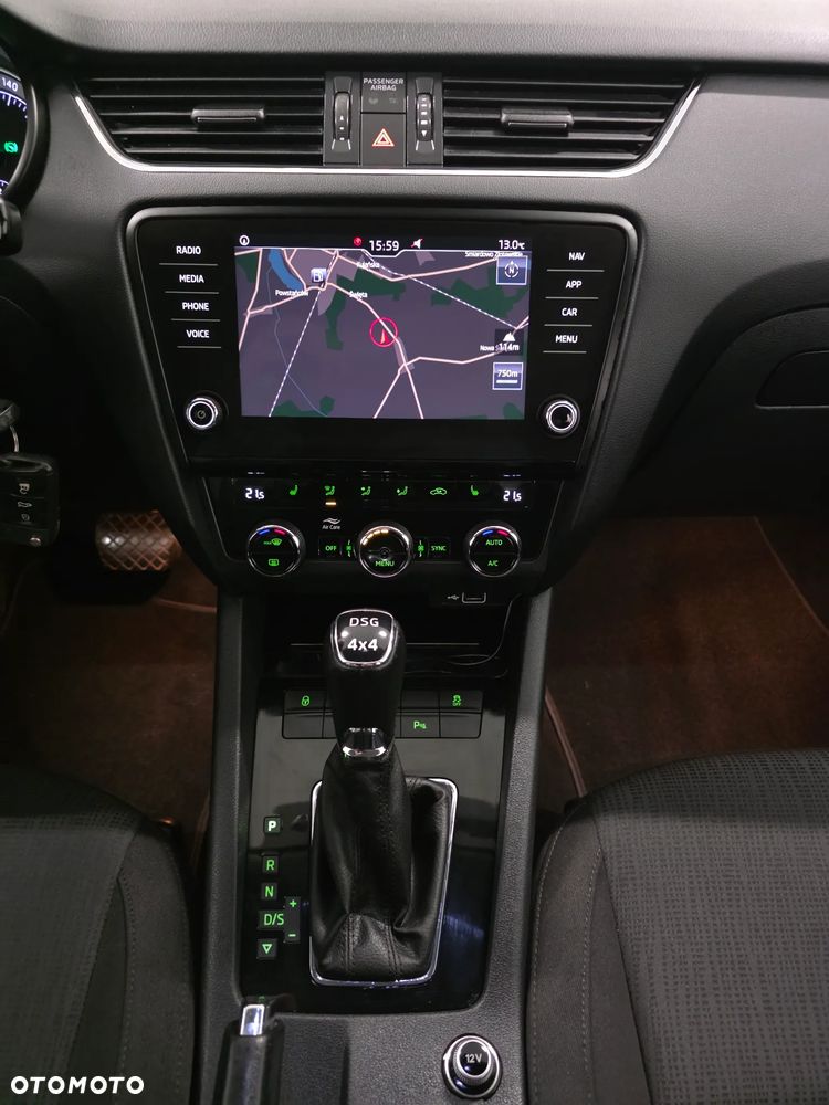 Skoda Octavia 2.0 TDI SCR 4x4 Style DSG - 9