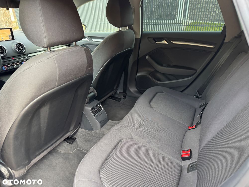 Audi A3 Sportback 1.6 TDI S tronic - 16