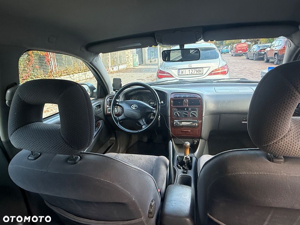 Toyota Avensis 2.0 Sol - 22