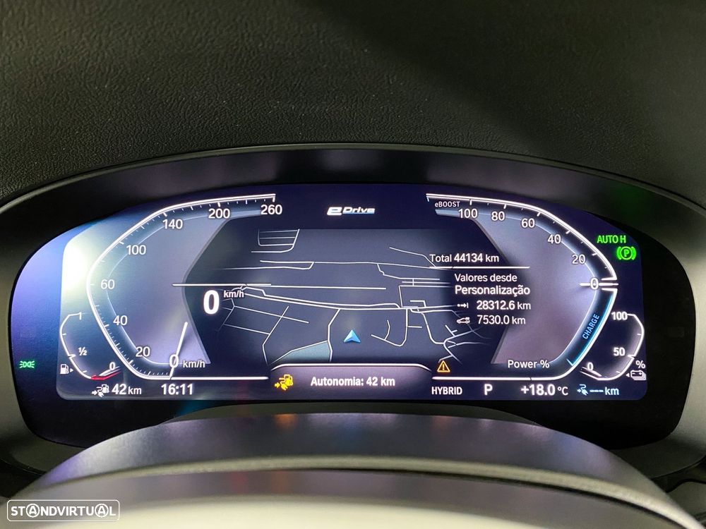 BMW 530 e Pack Desportivo M - 12