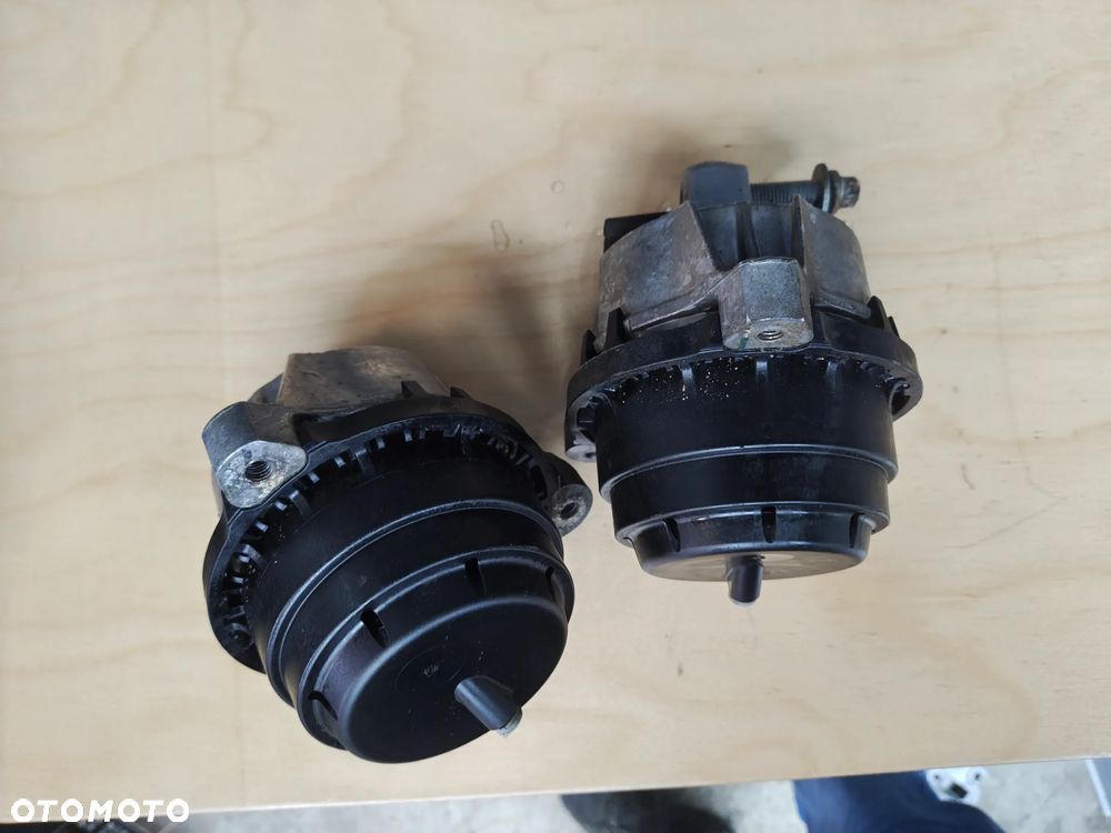 BMW X5 G05  3.0d łapa poduszka silnika prawa lewa 6890834 9429397 - 2