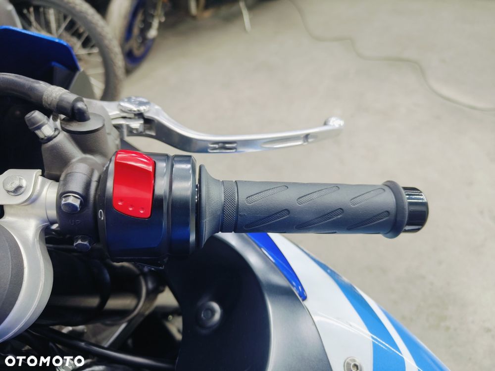 Suzuki GSX-R - 15