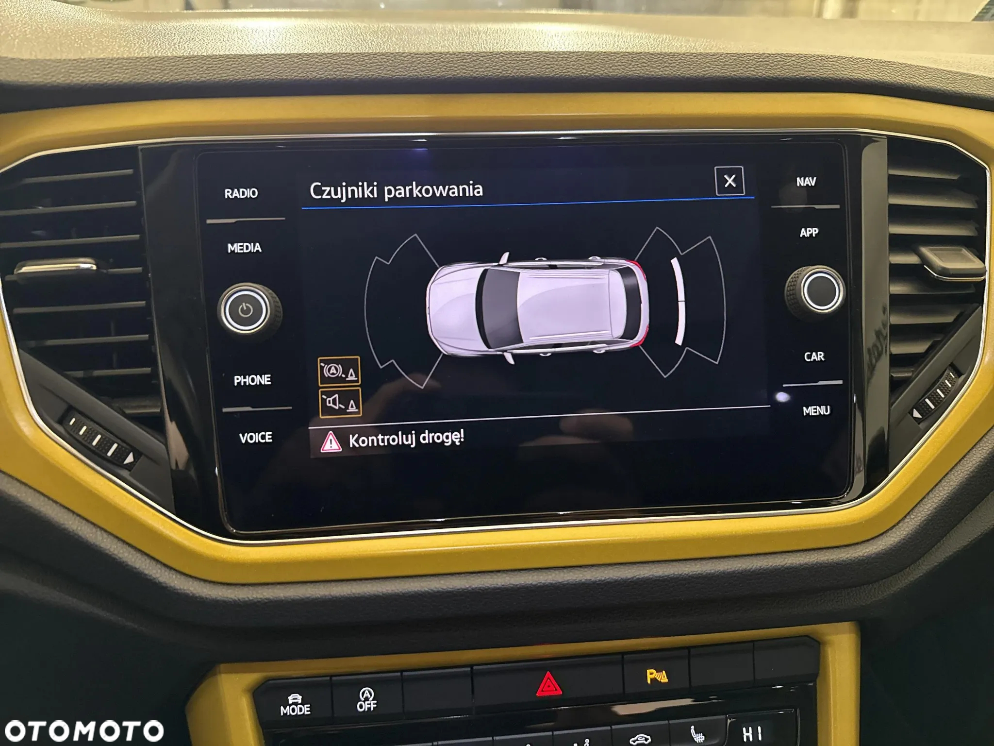 Volkswagen T-Roc - 16