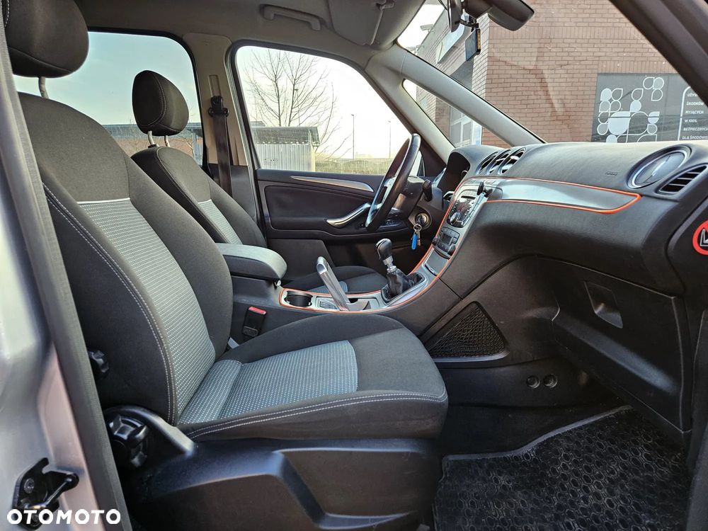 Ford Galaxy - 19