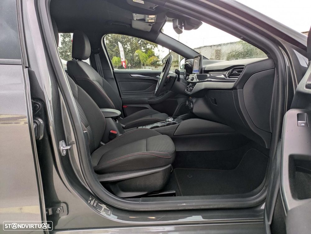 Ford Focus SW 1.0 EcoBoost ST-Line Aut. - 27