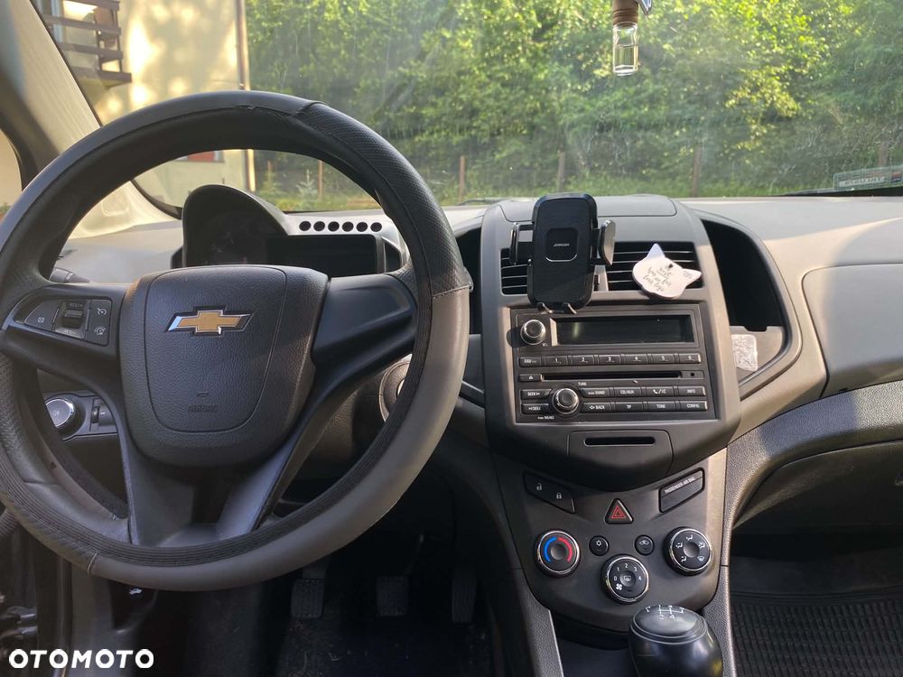 Chevrolet Aveo - 5