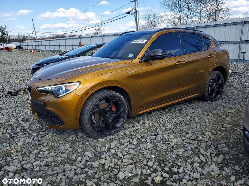 Alfa Romeo Stelvio - 1