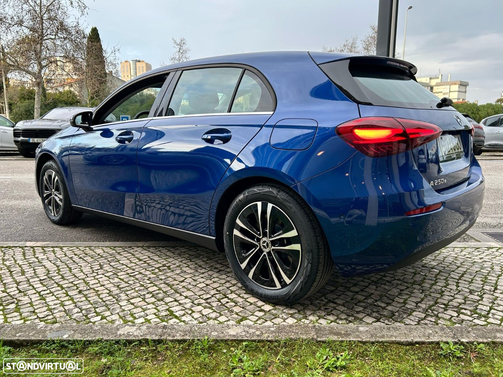 Mercedes-Benz A 250 e - 11