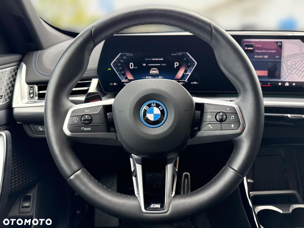BMW iX1 eDrive20 66.5kWh M Sport - 12